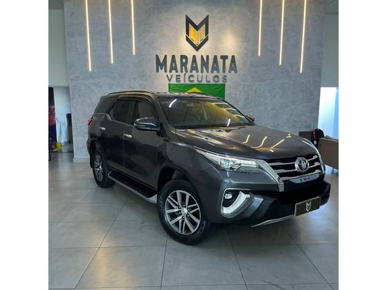 TOYOTA HILUX SW4 2.8 SRX 4X4 16V TURBO INTERCOOLER DIESEL 4P AUTOMÁTICO TOYOTA HILUX SW4 2.8 SRX 4X4 16V TURBO INTERCOOLER DIESEL 4P AUTOMÁTICO